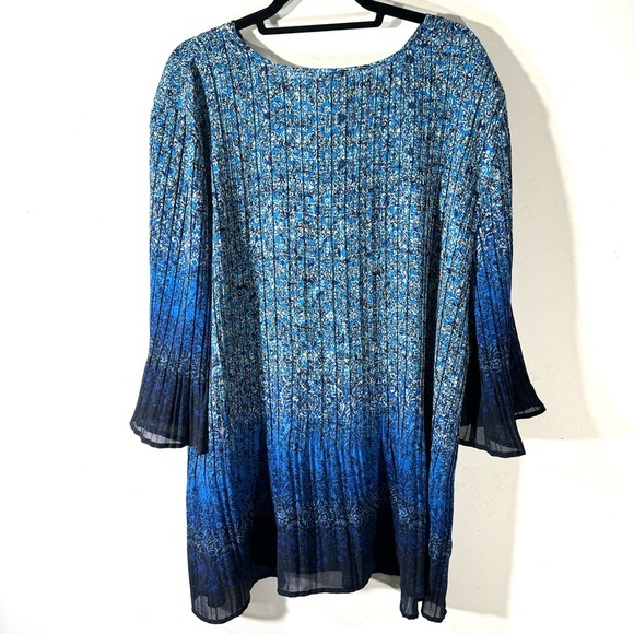 Catherines Blue Crinkle tunic top with silver studs 3X - Picture 8 of 12